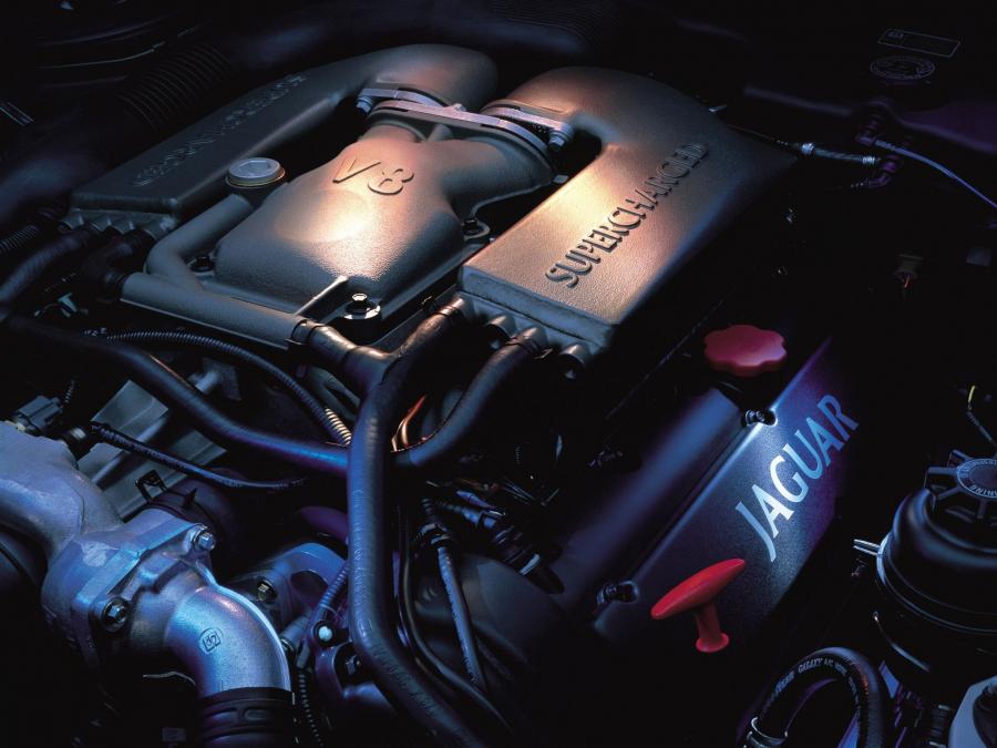  Jaguar XJR 1997 года  (фото 9 из 11)